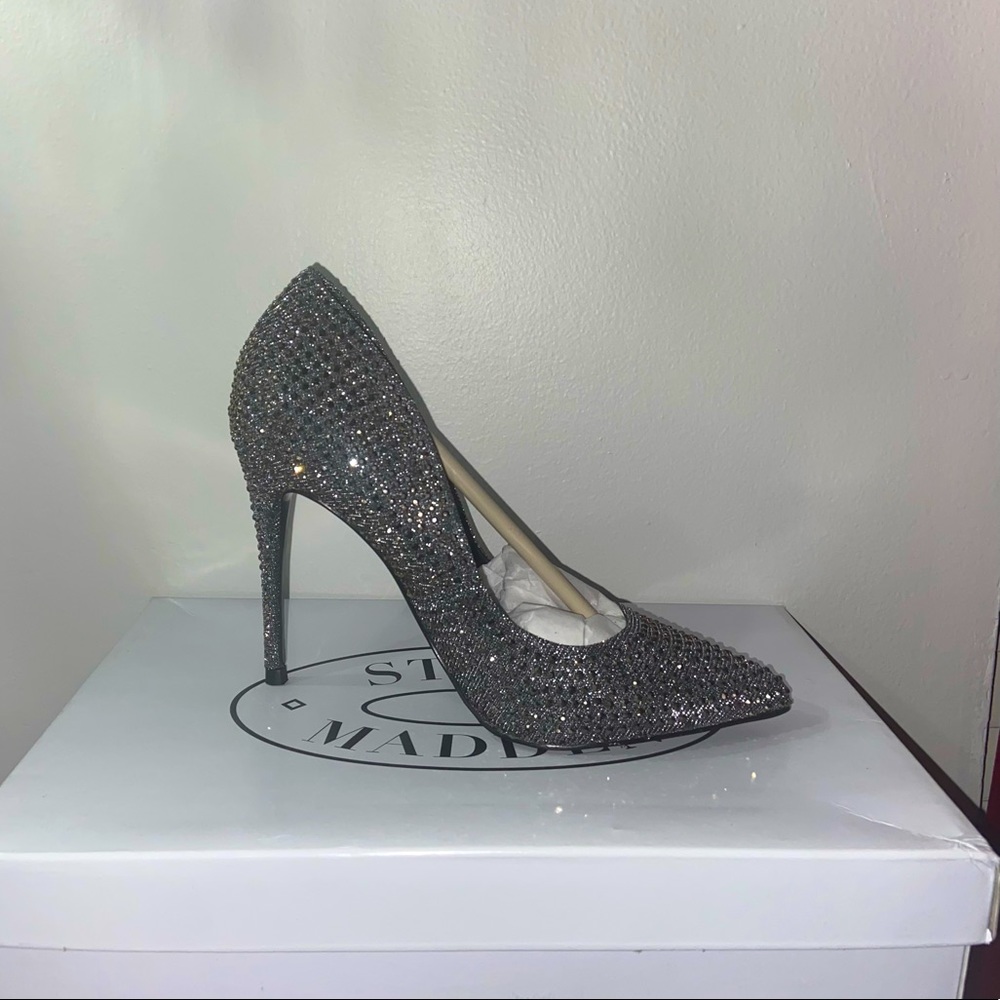 Womens Steve Madden heels  DASIE-R-RHINESTONES Size 6